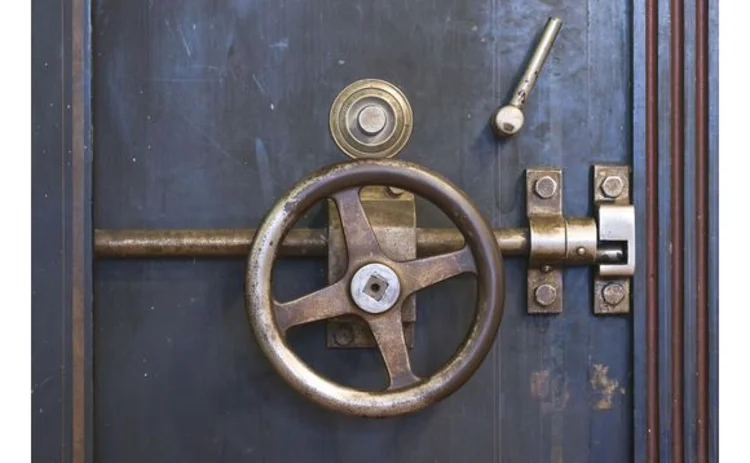 old-safe-vaulted-door-combination-lock old-safe-vaulted-door-combination-lock